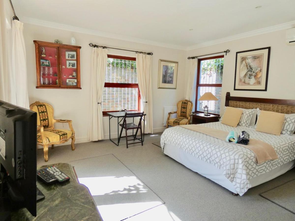 Oceangolf Guest House Noordhoek Extérieur photo